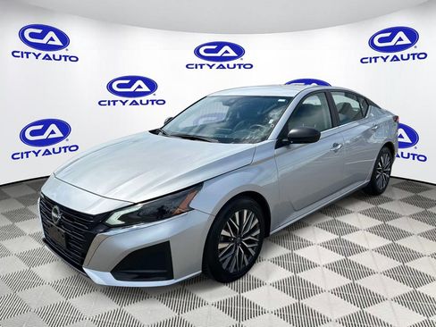 Used 2024 Nissan Altima 2.5 SV FWD image 7