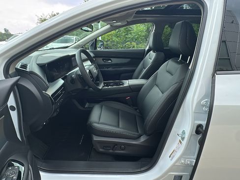 Certified 2025 Nissan Murano SL w/ Cargo Package AWD/4WD image 12