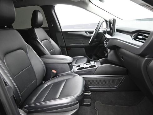 Used 2023 Ford Escape Platinum image 7