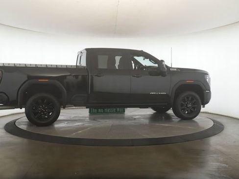 Used 2025 GMC Sierra 2500 AT4 w/ AT4 Premium Plus Package AWD/4WD image 6