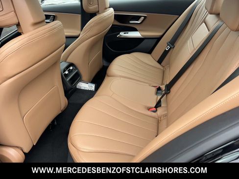 Used 2026 Mercedes-Benz E 350 4MATIC Sedan image 14