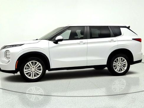 Used 2022 Mitsubishi Outlander ES FWD image 8
