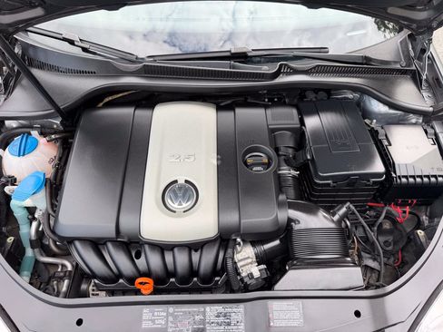 Used 2007 Volkswagen Rabbit 4-Door FWD image 32