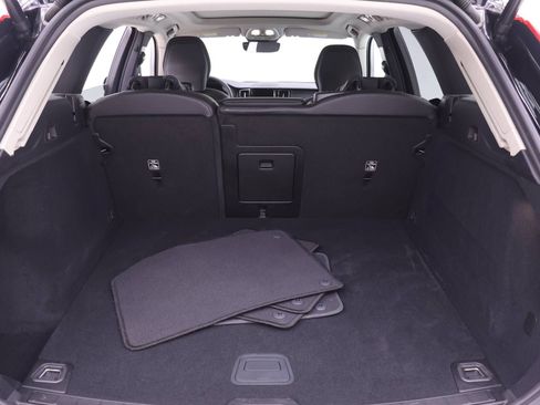 Certified 2025 Volvo XC60 B5 Core AWD/4WD image 18