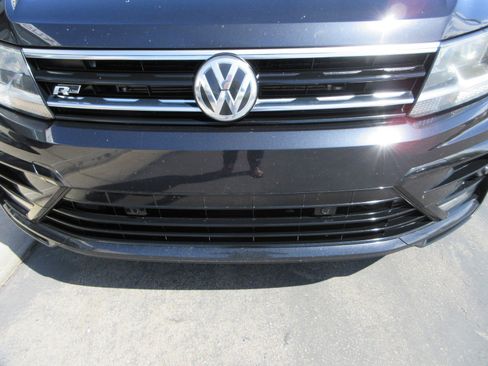 Used 2020 Volkswagen Tiguan SE R-Line AWD/4WD image 17