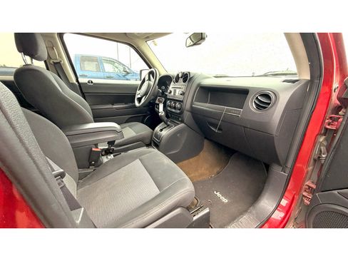 Used 2016 Jeep Patriot Sport w/ Power Value Group AWD/4WD image 6