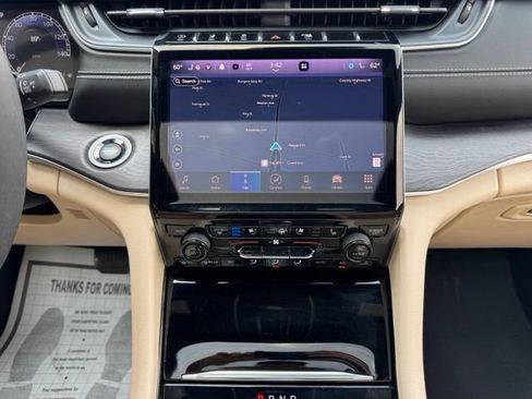 Used 2023 Jeep Grand Cherokee L Limited w/ Luxury Tech Group II AWD/4WD image 20
