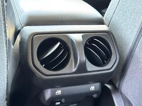 Used 2024 Jeep Wrangler Sahara image 25