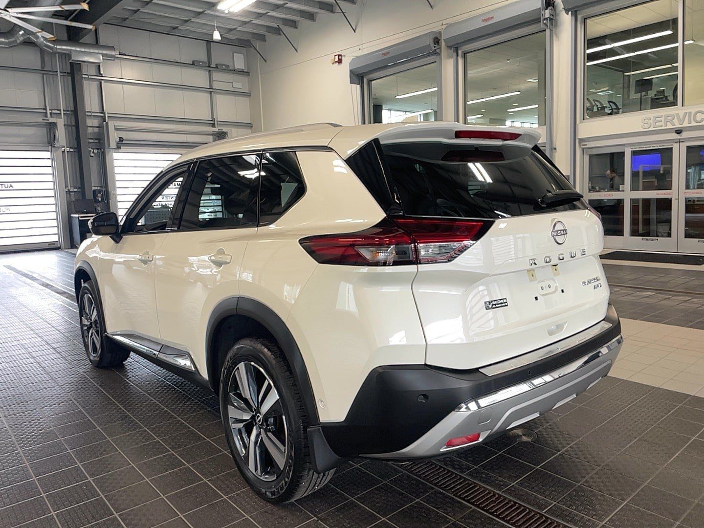 Used 2023 Nissan Rogue Platinum w/ Platinum Premium Package AWD/4WD image 18