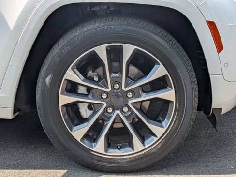 Certified 2023 Jeep Grand Cherokee Overland AWD/4WD image 34