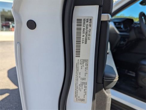 Used 2023 Jeep Grand Cherokee 4WD 4xe w/ Luxury Tech Group II image 30