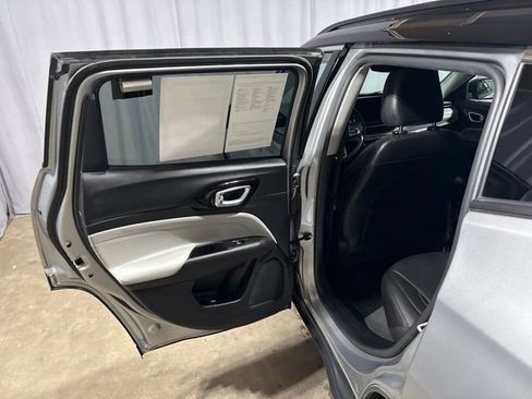 Used 2022 Jeep Compass Limited AWD/4WD image 22