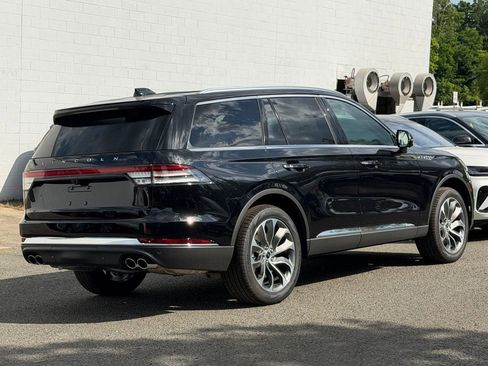 New 2026 Lincoln Aviator AWD image 3