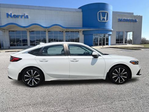 Used 2023 Honda Civic EX-L image 5
