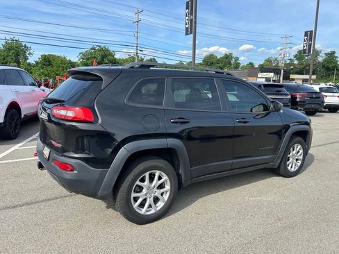 Used 2015 Jeep Cherokee Trailhawk w/ Comfort/Convenience Group AWD/4WD image 7