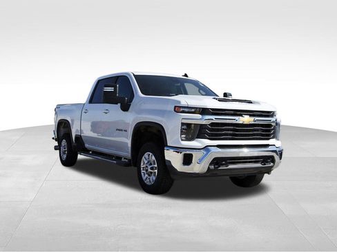 Used 2024 Chevrolet Silverado 2500 LT image 1