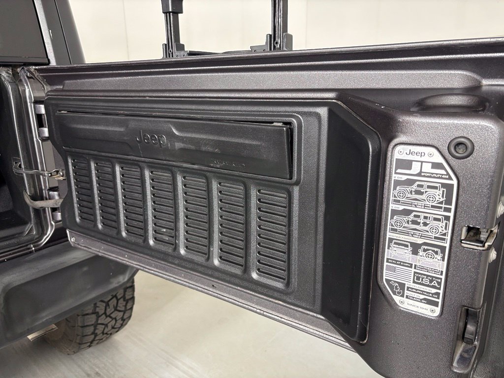 Used 2021 Jeep Wrangler Unlimited Sport AWD/4WD image 36
