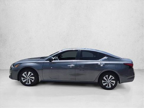 Certified 2025 Nissan Altima 2.5 S FWD image 9