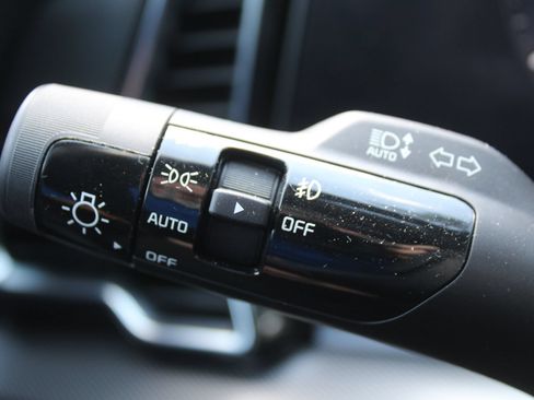 Certified 2025 Kia Sportage SX FWD image 29
