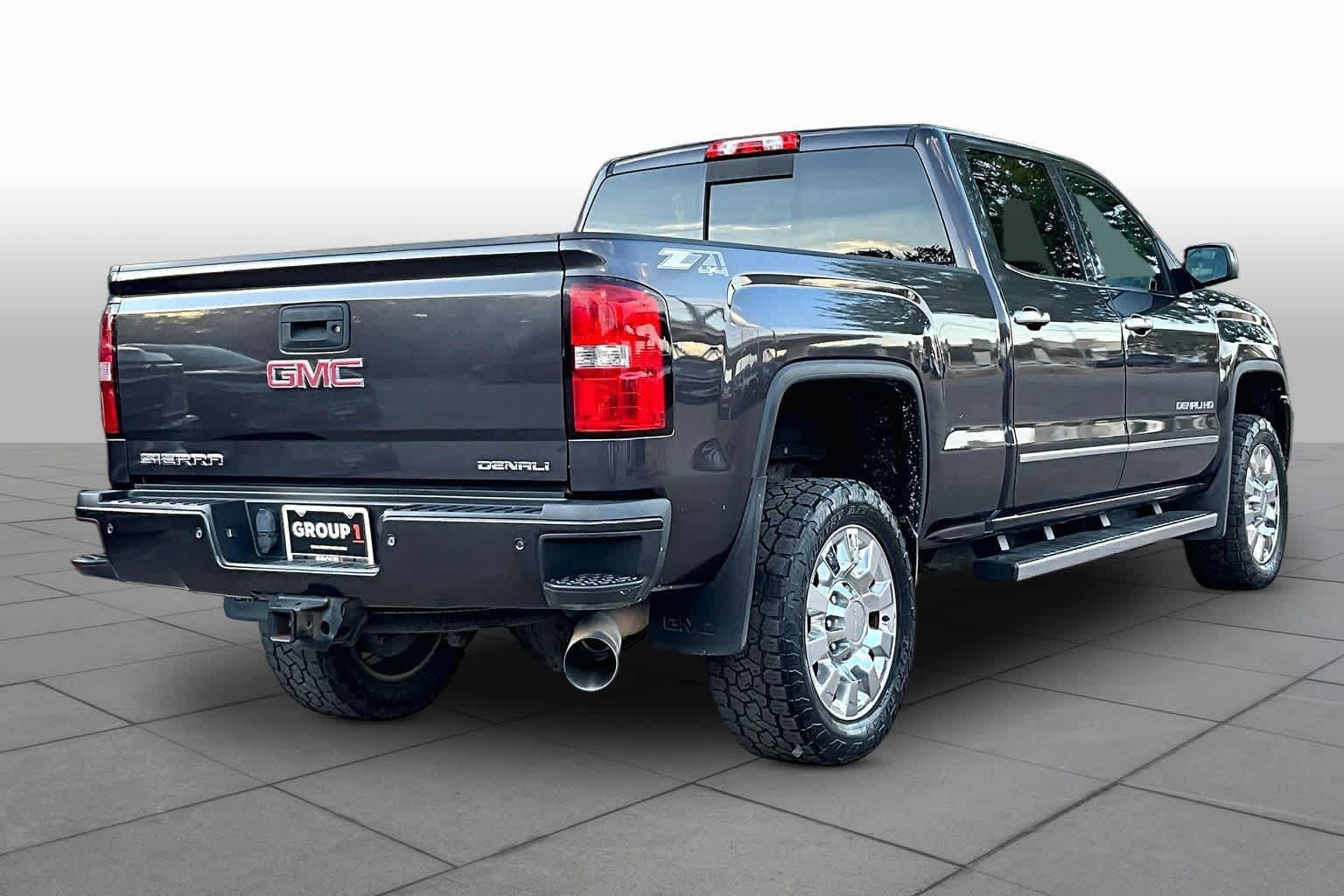 Used 2015 GMC Sierra 2500 Denali w/ Duramax Plus Package AWD/4WD image 13