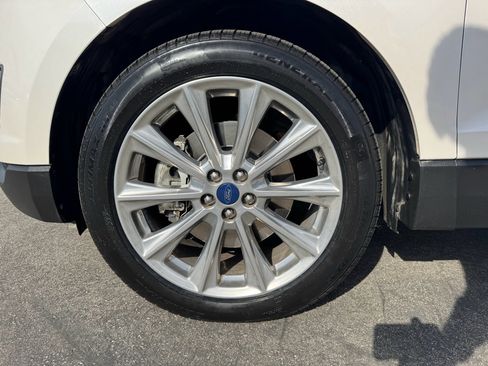 Used 2018 Ford Edge Titanium w/ Equipment Group 301A image 7