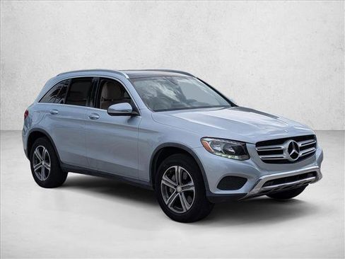 Used 2016 Mercedes-Benz GLC 300 4MATIC image 3