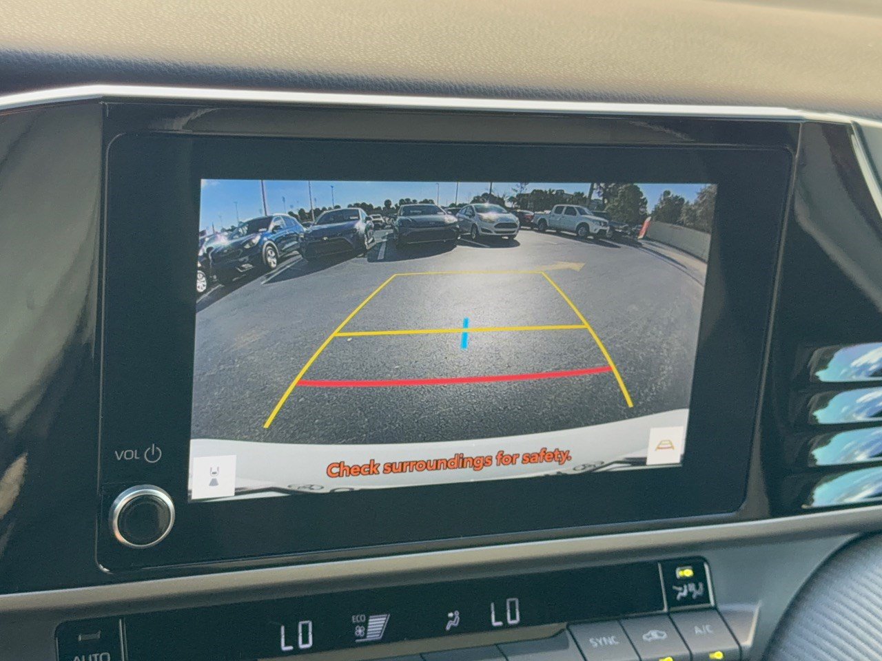 Used 2025 Toyota Camry SE w/ Convenience Package FWD image 24