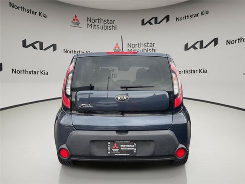 Used 2015 Kia Soul + FWD image 9