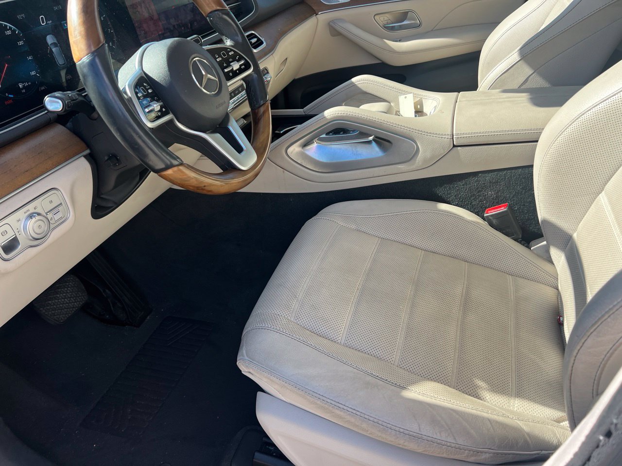 Used 2020 Mercedes-Benz GLE 350 image 3