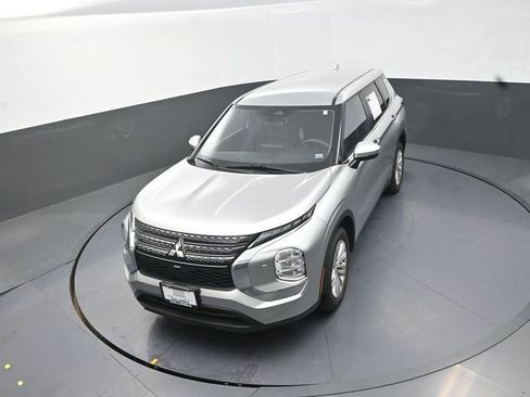 Used 2022 Mitsubishi Outlander ES AWD/4WD image 13
