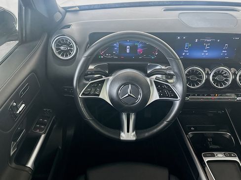 Used 2025 Mercedes-Benz GLB 250 image 18