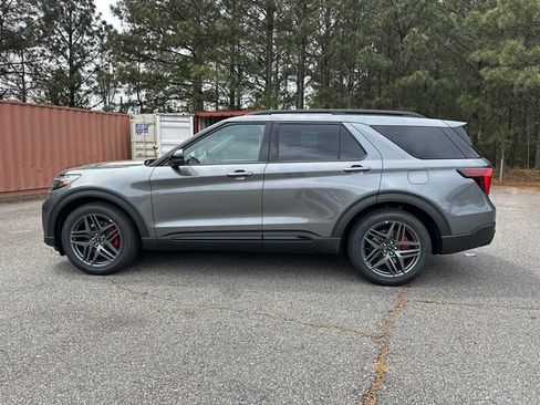 New 2026 Ford Explorer ST image 4