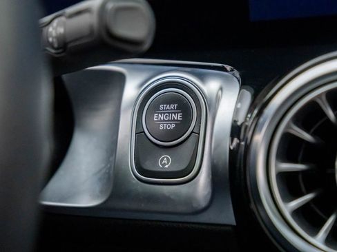 Used 2023 Mercedes-Benz GLB 250 4MATIC image 20