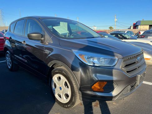Used 2017 Ford Escape S FWD image 3