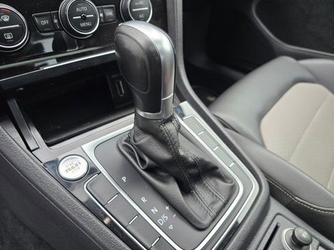 Used 2015 Volkswagen Golf SEL image 32