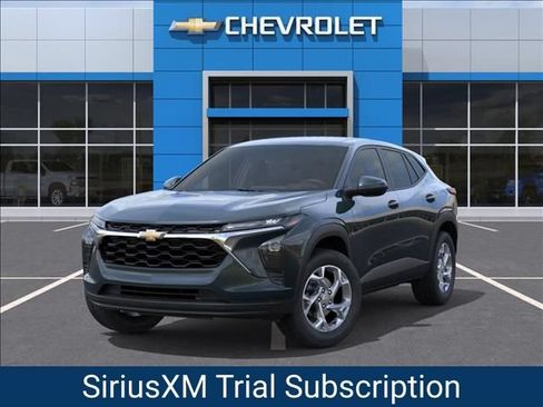 New 2026 Chevrolet Trax LS w/ LS Convenience Package FWD image 6