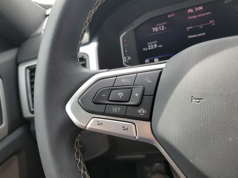 Used 2022 Volkswagen Atlas Cross Sport SE image 19