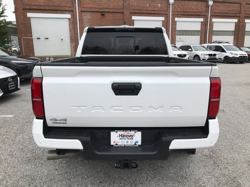 Certified 2024 Toyota Tacoma SR5 AWD/4WD image 6