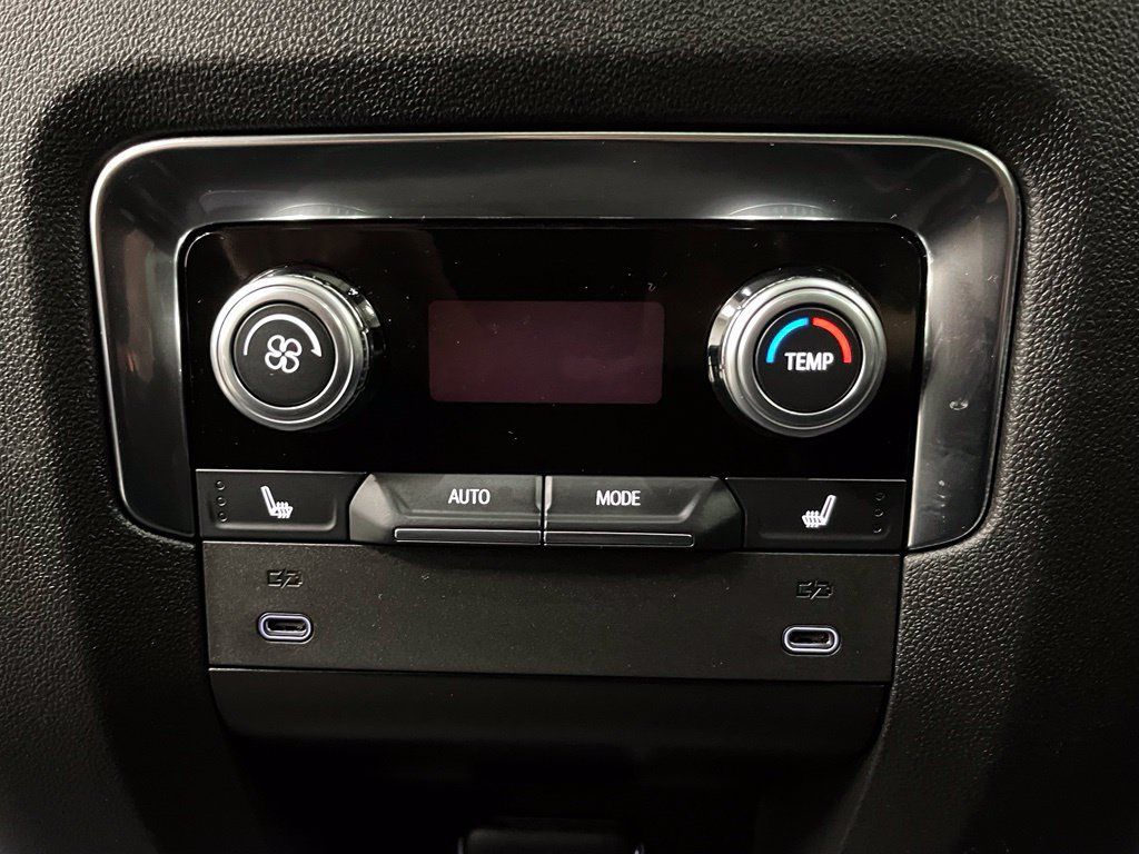Used 2026 GMC Yukon Denali w/ Sun & Power Step Package AWD/4WD image 48