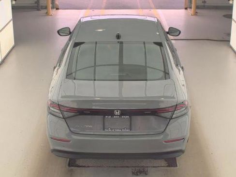 Used 2025 Honda Accord SE image 6