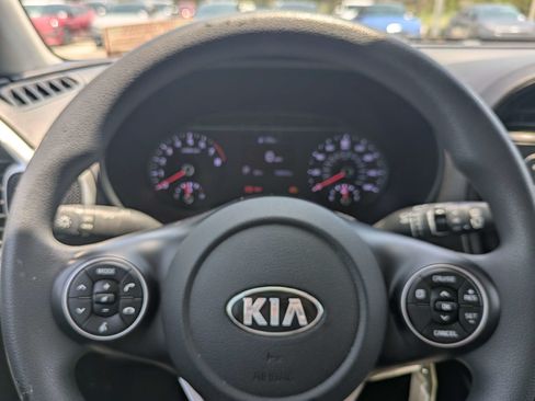 Used 2020 Kia Soul LX FWD image 30
