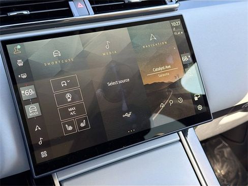 Used 2025 Land Rover Range Rover Velar S image 32