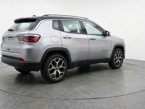 Used 2025 Jeep Compass Limited AWD/4WD image 9