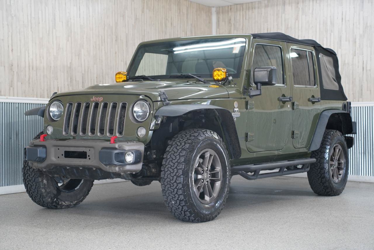 Used 2016 Jeep Wrangler Unlimited Sahara AWD/4WD image 4
