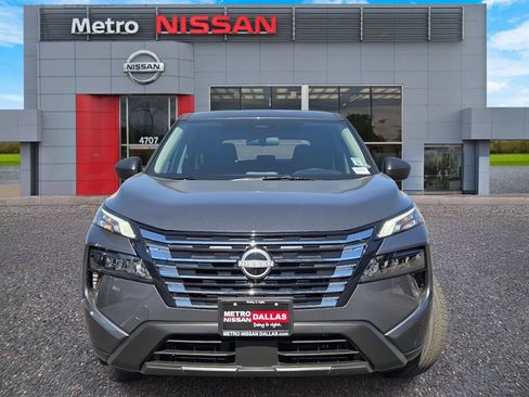 Used 2026 Nissan Rogue S FWD image 2