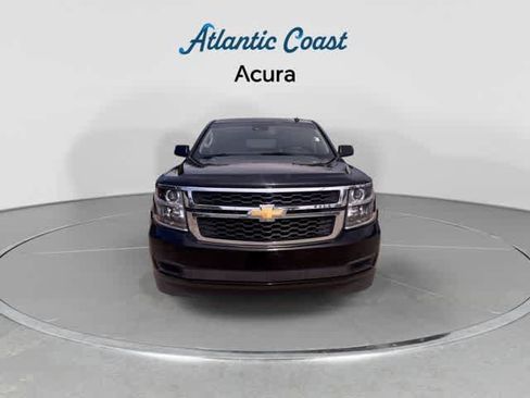 Used 2017 Chevrolet Suburban LT RWD image 3
