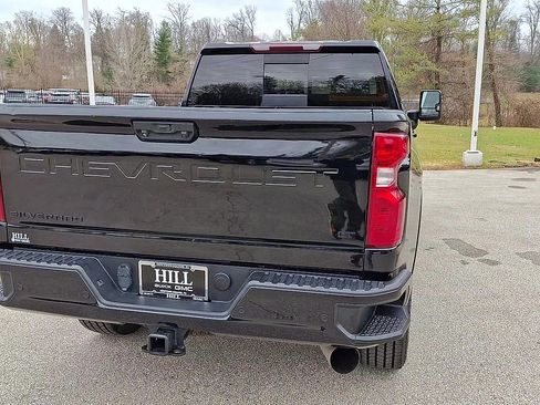 Certified 2022 Chevrolet Silverado 2500 LT w/ Midnight Edition image 8