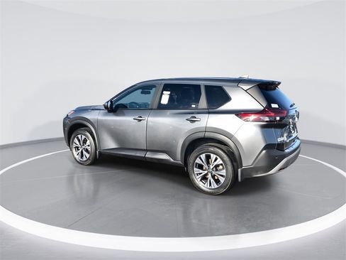 Used 2023 Nissan Rogue SV image 6