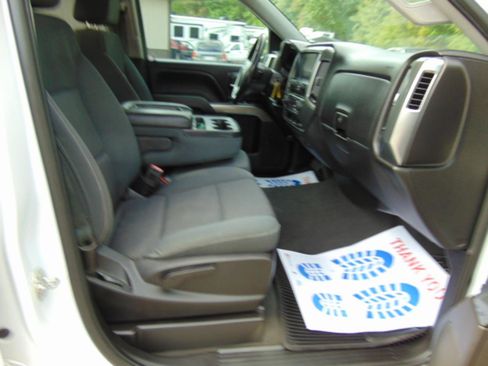 Used 2019 Chevrolet Silverado 1500 LT AWD/4WD image 22