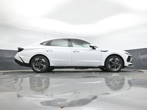 New 2026 Hyundai Sonata SEL FWD image 14